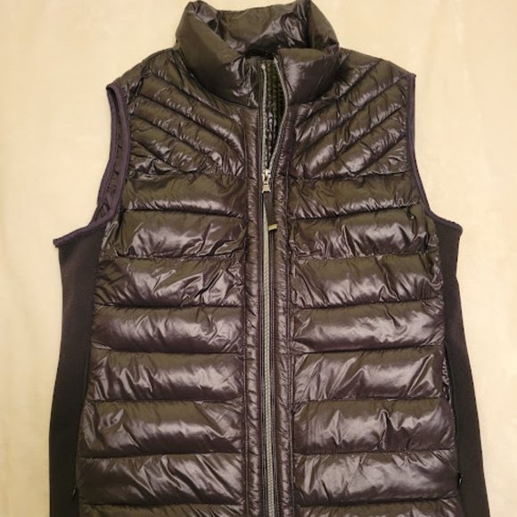 GAP Puffer Vest - Picture 1 of 3